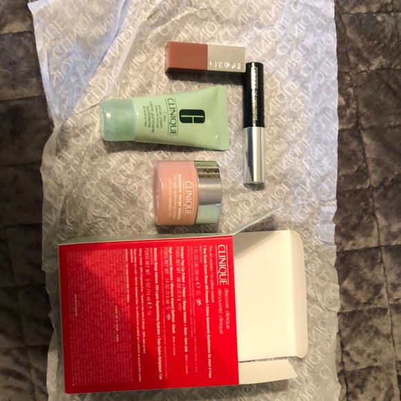 Clinique Other - Clinique discovery kit